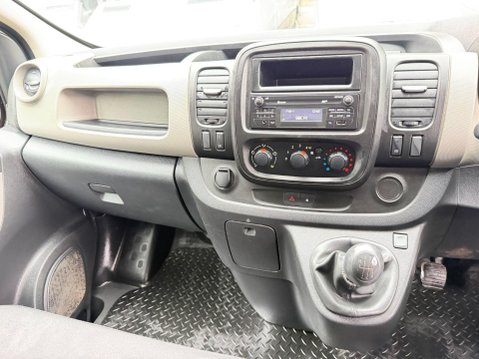 Renault Trafic 1.6 dCi ENERGY 27 Business Panel Van 5dr Diesel Manual SWB Standard Roof Eu 31