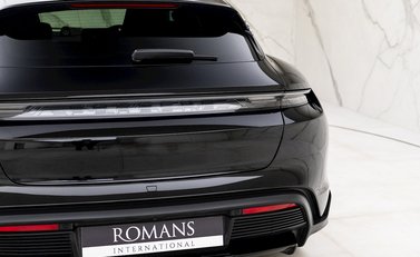 Porsche Taycan 4S Cross Turismo 27
