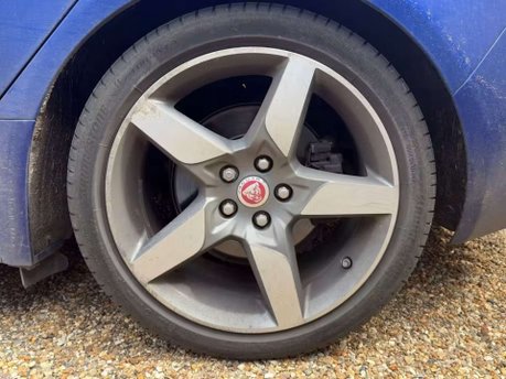 Jaguar XE 2.0d R-Sport Saloon 4dr Diesel Auto Euro 6 (s/s) (180 ps) 29