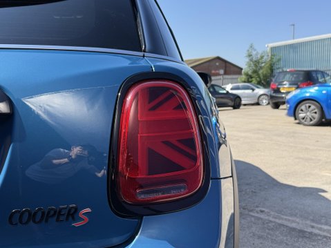Mini Hatch 2.0 Cooper S Sport Hatchback 5dr Petrol Manual Euro 6 (s/s) (178 ps) 17