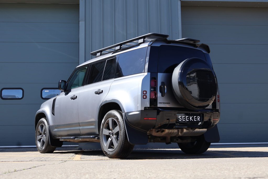 Land Rover Defender 110 HARD TOP MHEV expedition model ask about rear seat conversion 9