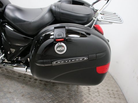 Triumph Thunderbird THUNDERBIRD STORM 18