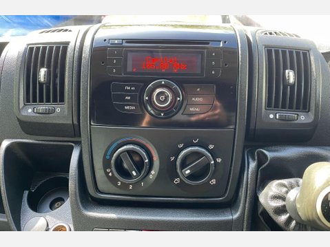 Peugeot Boxer 2.2 HDi 333 L1 H1 4dr 28