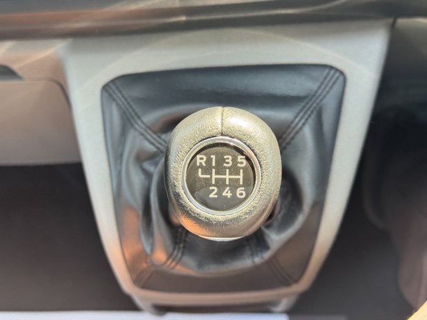 Ford Transit Custom SWB L1H1 Low Roof Limited 300 Air Con Alloys Cam Sensors EURO 6 37