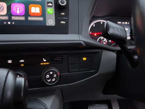 Volkswagen Transporter 2.0 BiTDI T32 Highline Crew Van DSG FWD SWB Euro 6 (s/s) 5dr 13