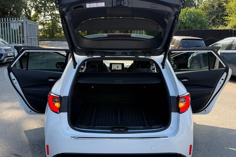 Toyota Corolla EXCEL HYBRID - ONE OWNER - FULL TOYOTA SERVICE HISTORY 21