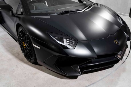 Lamborghini Aventador SV AD PERSONAM. FACTORY SATIN CARBON FIBRE EXT. COMFORT SEATS. FRONT LIFT. 44