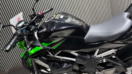 Kawasaki Z 2023 125CC NAKED BIKE MOT 10/27 WARRANTY SERVICED 1 OWNER 35