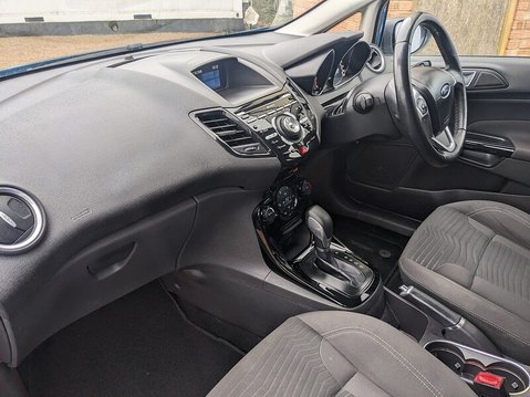 Ford Fiesta TITANIUM 4