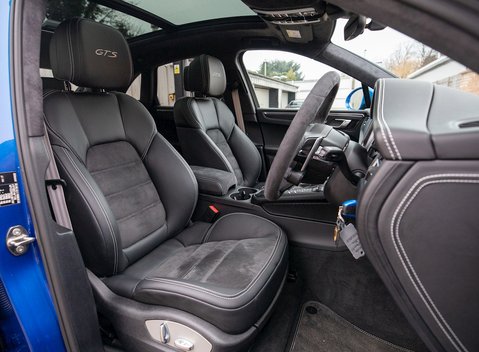 Porsche Macan GTS 12