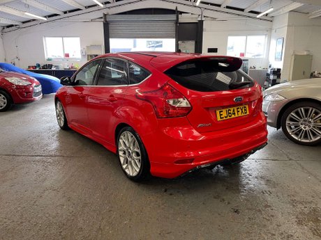 Ford Focus 1.0T EcoBoost Zetec S Hatchback 5dr Petrol Manual Euro 5 (s/s) (125 ps) 4