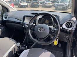 Toyota Aygo 1.0 Aygo X-Clusiv VVT-I 3dr 17