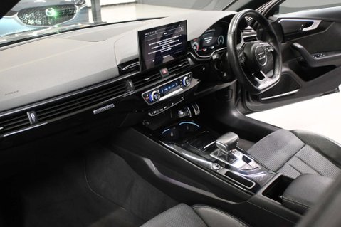 Audi A4 2.0 A4 Black Edition 40 TDI MHEV Quattro Semi-Auto 4WD 5dr 19