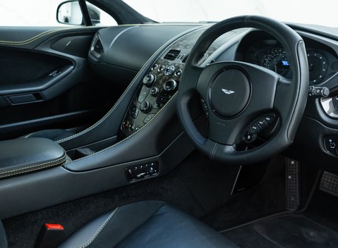 Aston Martin Vanquish S 10