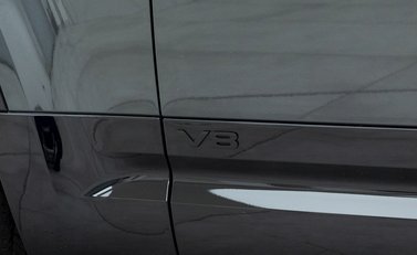 Land Rover Defender 110 V8 24