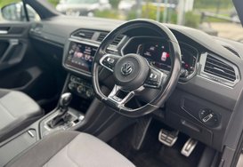 Volkswagen Tiguan R-LINE TECH 2.0 TDI 4MOTION DSG AUTO 16