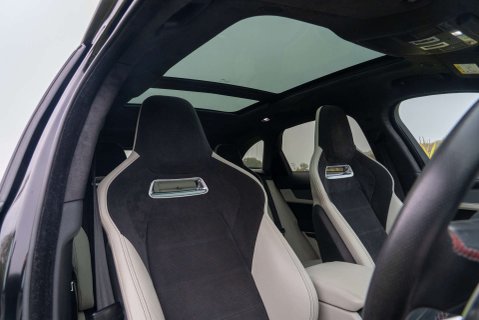 Jaguar F-Pace 5.0 SVR 11