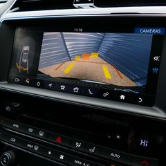 Jaguar F-Pace 2.0 F-Pace Chequered Flag AWD Auto 4WD 5dr 1