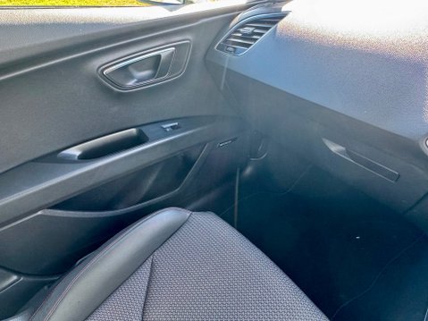 SEAT Leon TSI FR TECHNOLOGY 42