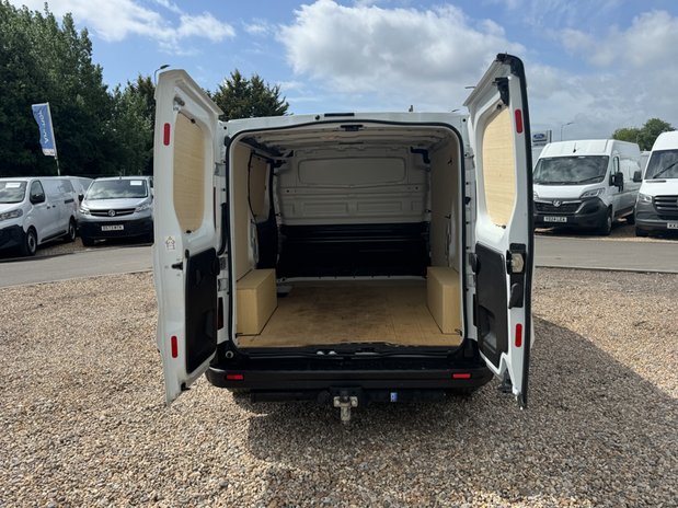 Renault Trafic SWB L1H1 [SOLD MM] Low Roof Advance SL30 Air Con Nav Sensors EURO 6 12