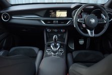 Alfa Romeo Stelvio V6 Biturbo Quadrifoglio 12