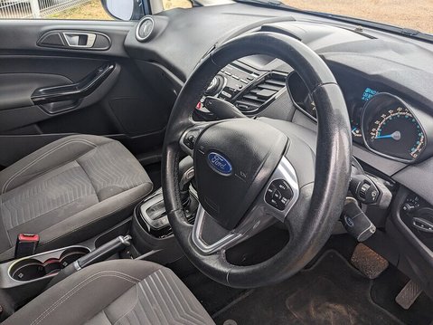 Ford Fiesta TITANIUM 8