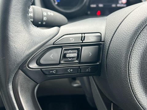 Toyota Yaris EXCEL FHEV 30