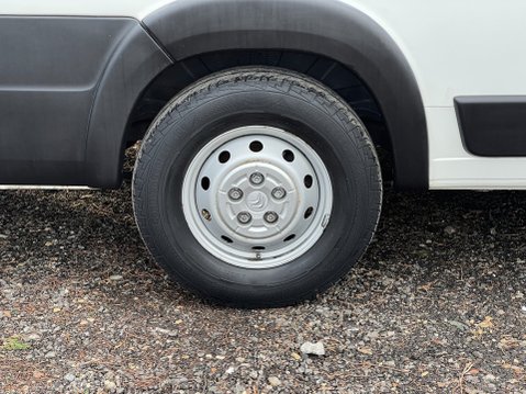 Citroen Relay 40 L4H2 17seat Flexilite minibus with mesh ramp, sensors. Euro 6. Non-D1. 36