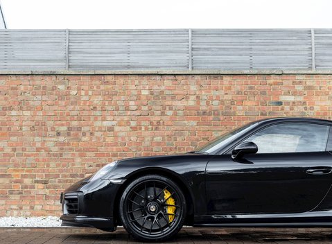 Porsche 911 (991.2) Turbo S 25