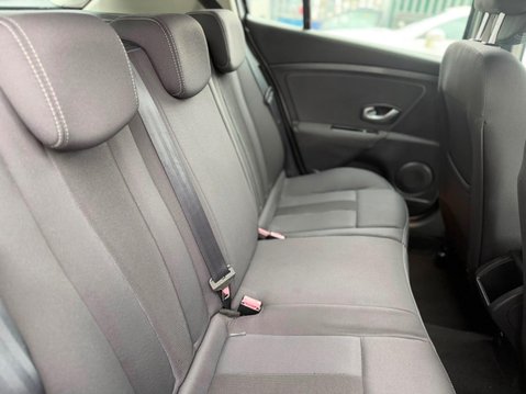 Renault Megane 1.5 dCi Dynamique TomTom Euro 5 5dr 11