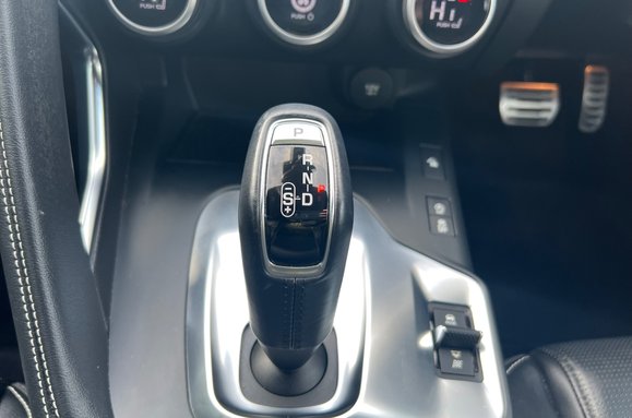 Jaguar E-Pace R-DYNAMIC SE 36