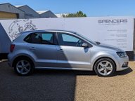 Volkswagen Polo SEL TSI DSG 10