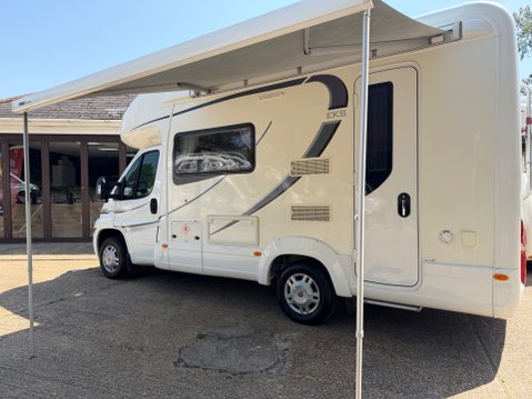 Auto-Trail Tracker EKS LOVELT LOW MILEAGE GREAT SPEC TRACKER 24