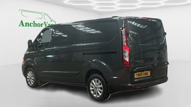 Ford Transit Custom SWB L1H1 Low Roof Limited 280 Air Con Alloys Sensors EURO 6 5