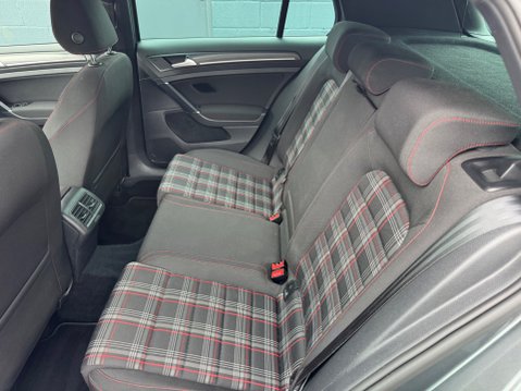 Volkswagen Golf GTI TSI DSG 35