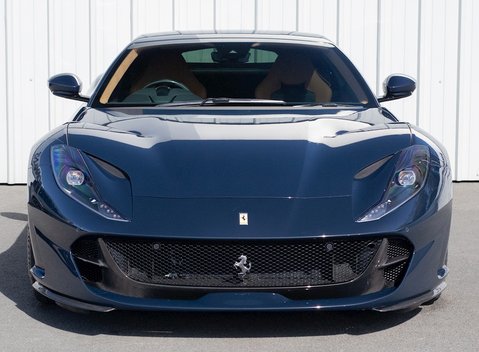 Ferrari 812 Superfast 4