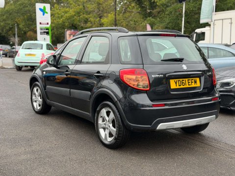 Suzuki SX4 1.6 SZ4 SUV 5dr Petrol Auto Euro 5 (120 ps) 4