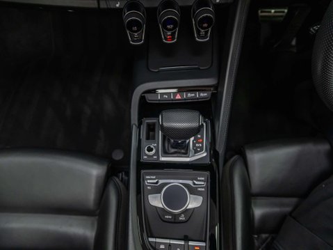 Audi R8 5.2 FSI V10 Spyder 2dr Petrol S Tronic quattro Euro 6 (s/s) (570 ps) 50