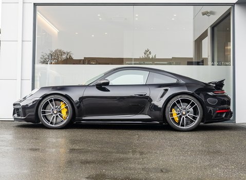 Porsche 911 Turbo S (992) 3