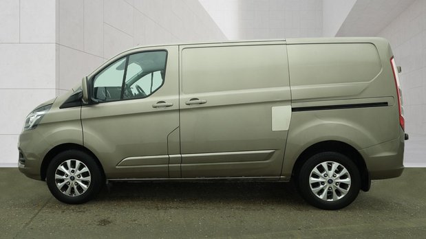 Ford Transit Custom SWB L1H1 Low Roof Limited 280 Air Con Alloys Sensors EURO 6 NO VAT 7