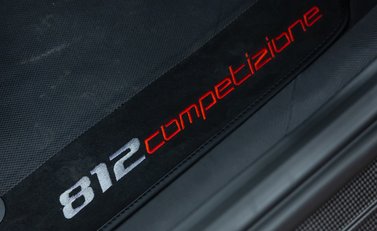 Ferrari 812 Competizione 24