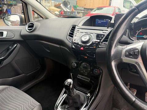 Ford Fiesta 1.0T EcoBoost Titanium Euro 5 (s/s) 5dr 15