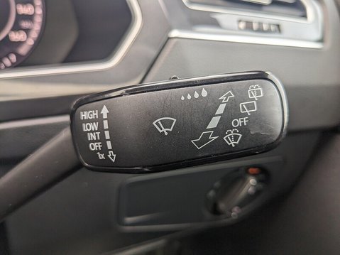 Volkswagen Tiguan R-LINE TDI BMT 4MOTION DSG 34