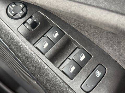 Vauxhall Crossland 1.2 Turbo Ultimate 5dr 32