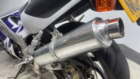 Honda RVF 2000 LATE REGISTERED GENUINE 8K CLASSIC 400CC SUPER SPORT 32