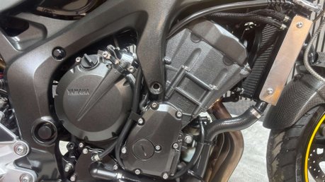 Yamaha FZ ONLY 16K CUSTOM 600CC NAKED BIKE NEW MOT WARRANTY 32