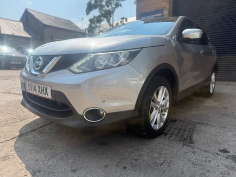 Nissan Qashqai 1.2 DIG-T Acenta Premium SUV 5dr Petrol Manual 2WD 2