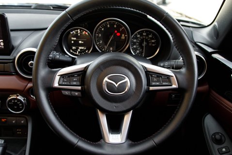 Mazda MX-5 RF SPORT NAV 21