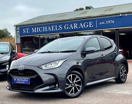 Toyota Yaris 1.5 Yaris Design HEV CVT 5dr 1