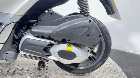 Piaggio MP3 YOURBAN LT, 2011, 32K, 300CC, RUNNING 3-WHEELER, SPARES/REPAIR/PROJECT 12